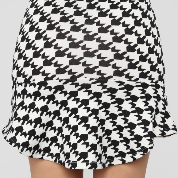 Houndstooth Ruffle Mini Skirt - Picture 6 of 6